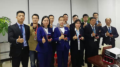 孝感店举行开业三周年迈员工表扬会