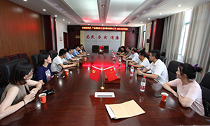 情系贫困户 Z6尊龙旗舰厅官网入口之家安徽淮南店慰问暖人心