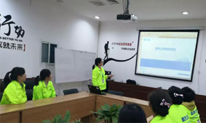 服务于心，，，，，，，，治理于人&mdash;&mdash;安徽淮南店职场礼仪与服务治理培训 